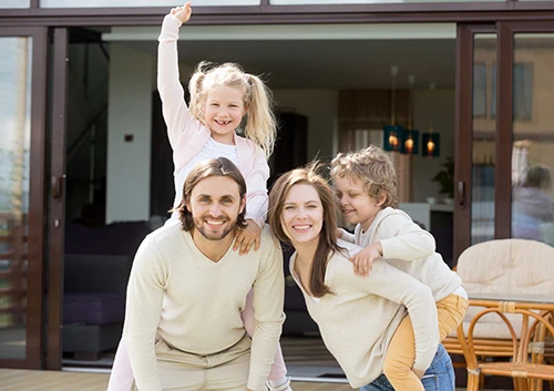 What are the benefits of early orthodontic treatment